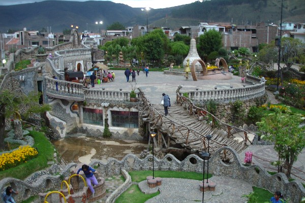 Parque de la identidad huanca en Huancayo